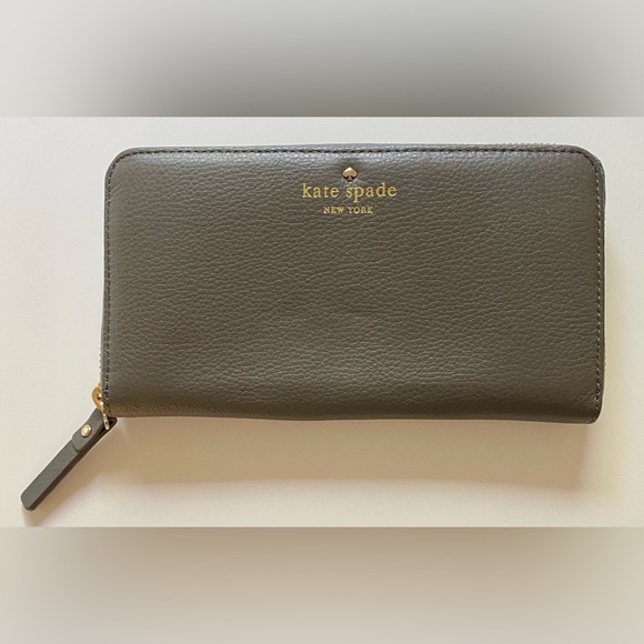 kate spade Handbags - Kate Spade NWOT Gray Leather Continental Zip Long Wallet (W59)